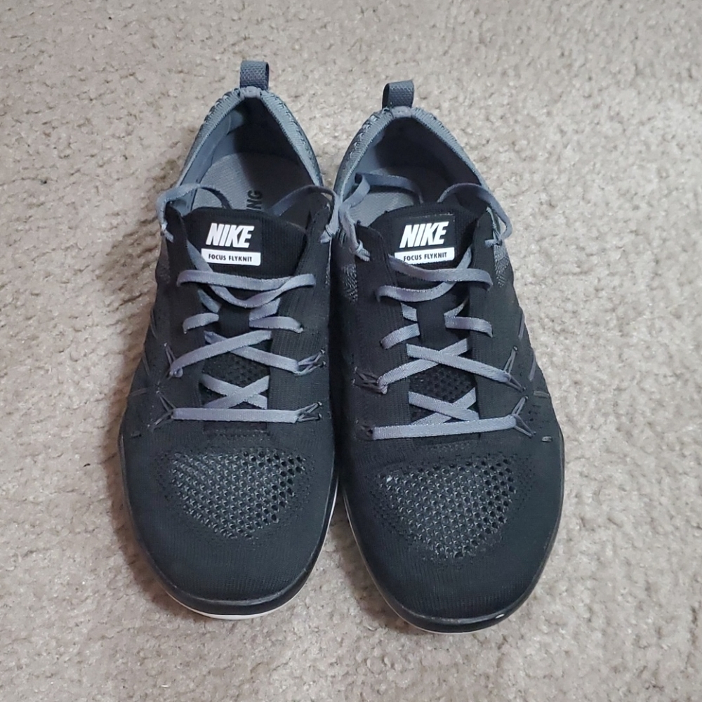 Nike Focuse Flyknit Training Shoes